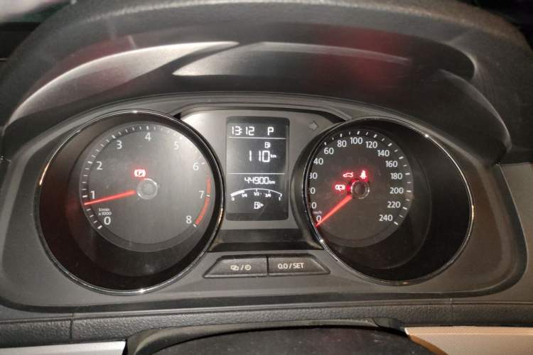 Used Volkswagen Lavida 2017 1.6L Automatic Comfort Edition Instrument Cluster