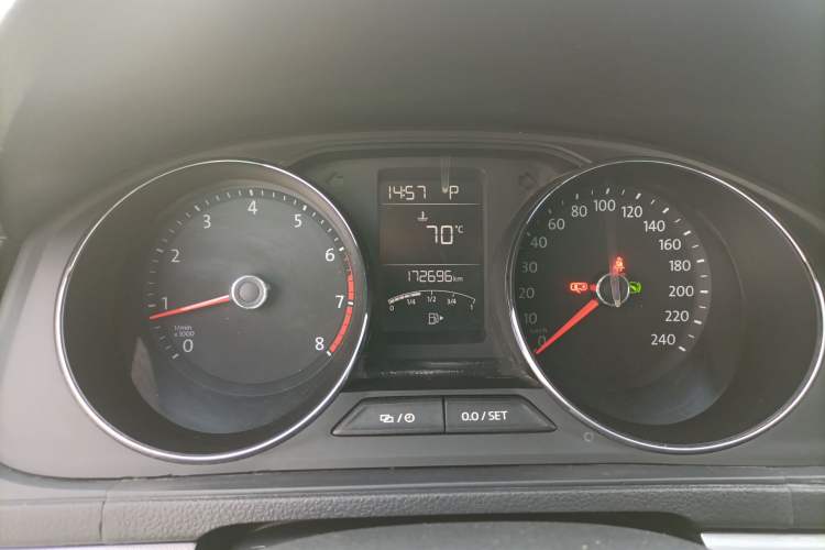 Used Volkswagen Lavida 2017 1.6L Automatic Comfort Edition Instrument Cluster
