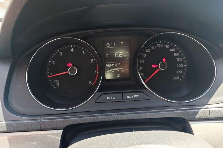 Used Volkswagen Lavida 2017 1.6L Automatic Comfort Edition Instrument Cluster