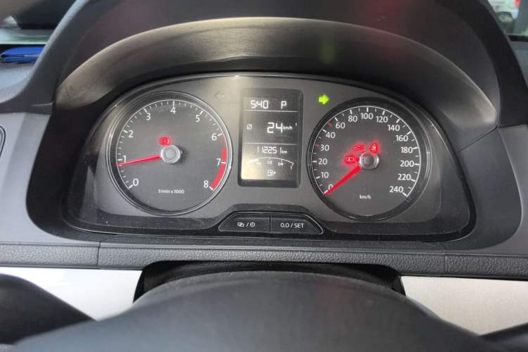 Used Volkswagen Lavida 2017 1.6L Automatic Fashion Edition Instrument Cluster