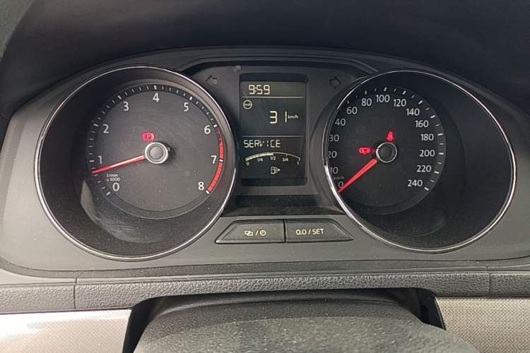 Used Volkswagen Lavida 2017 1.6L Manual Comfort Edition Instrument Cluster