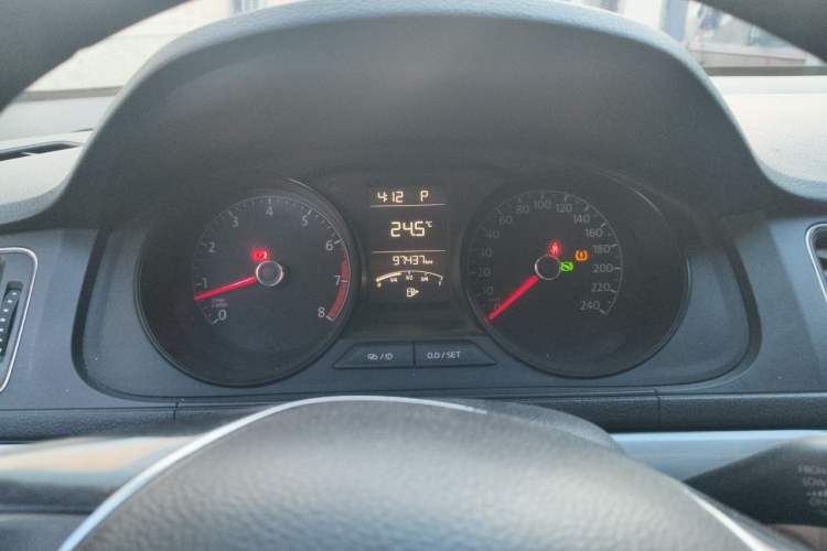 Used Volkswagen Lavida 2017 1.6L Automatic Fashion Edition Instrument Cluster