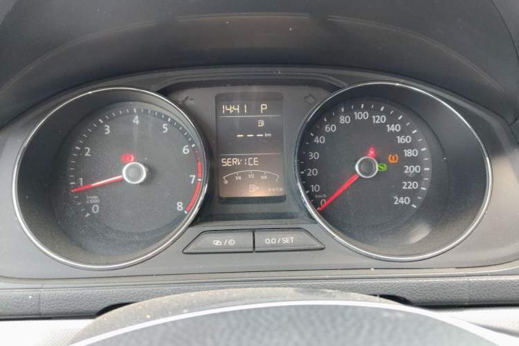 Used Volkswagen Lavida 2017 1.6L Automatic Comfort Edition Instrument Cluster