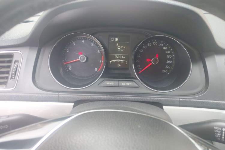 Used Volkswagen Lavida 2017 1.6L Manual Comfort Edition Instrument Cluster