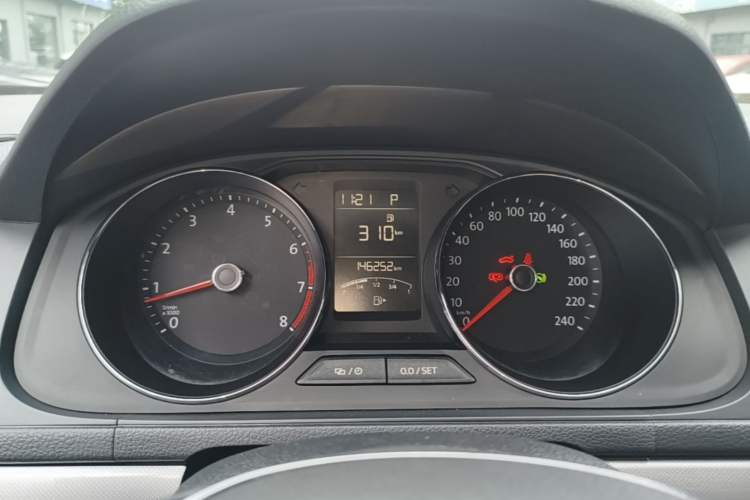 Used Volkswagen Lavida 2017 1.6L Automatic Comfort Edition Instrument Cluster