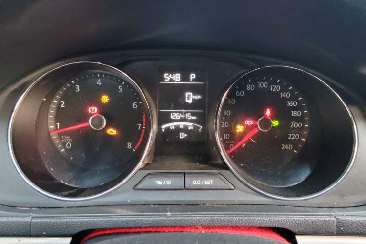 Used Volkswagen Lavida 2017 1.6L Automatic Comfort Edition Instrument Cluster