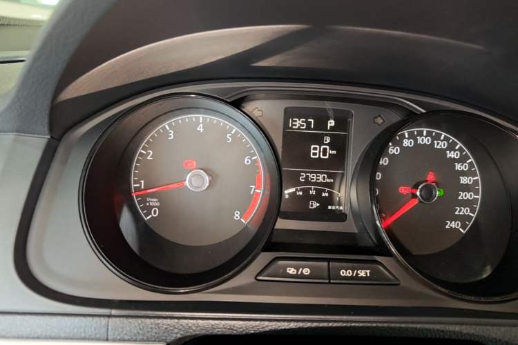 Used Volkswagen Lavida 2017 1.6L Automatic Fashion Edition Instrument Cluster
