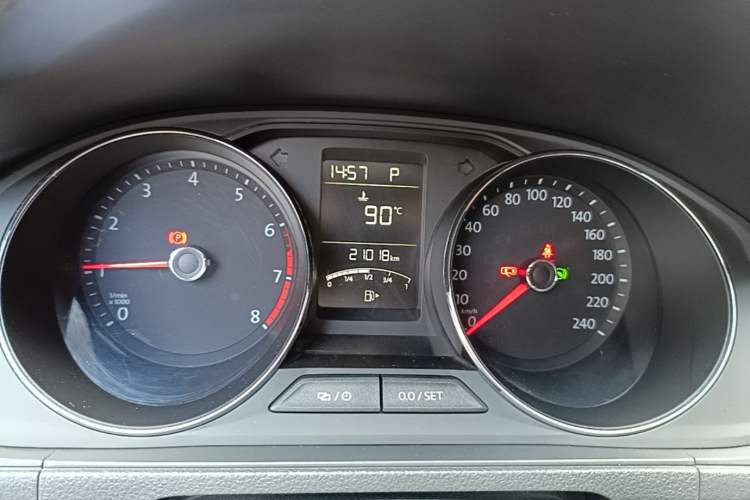 Used Volkswagen Lavida 2017 1.6L Automatic Comfort Edition Instrument Cluster