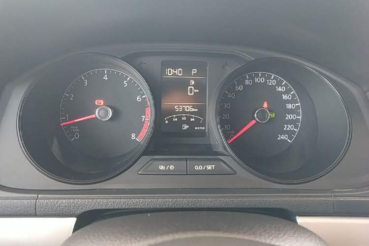 Used Volkswagen Lavida 2017 1.6L Automatic Fashion Edition Instrument Cluster