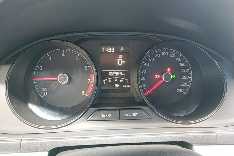 Used Volkswagen Lavida 2017 1.6L Automatic Fashion Edition Instrument Cluster