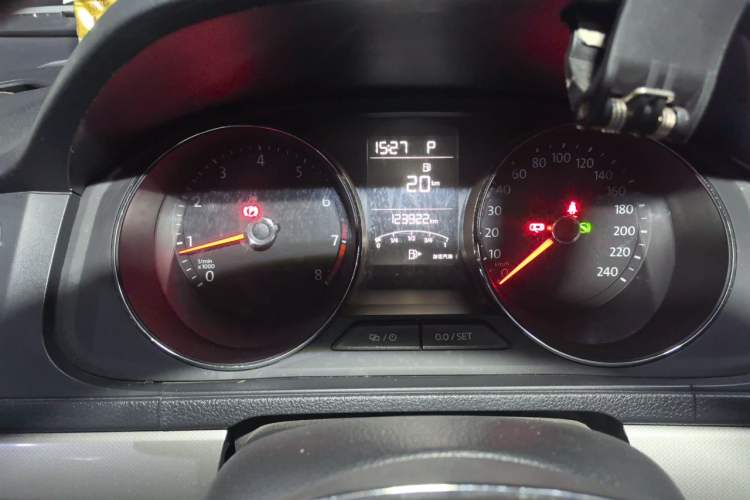 Used Volkswagen Lavida 2017 1.6L Automatic Comfort Edition Instrument Cluster