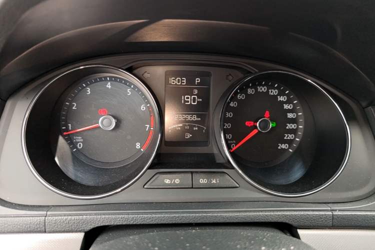 Used Volkswagen Lavida 2017 1.6L Automatic Comfort Edition Instrument Cluster