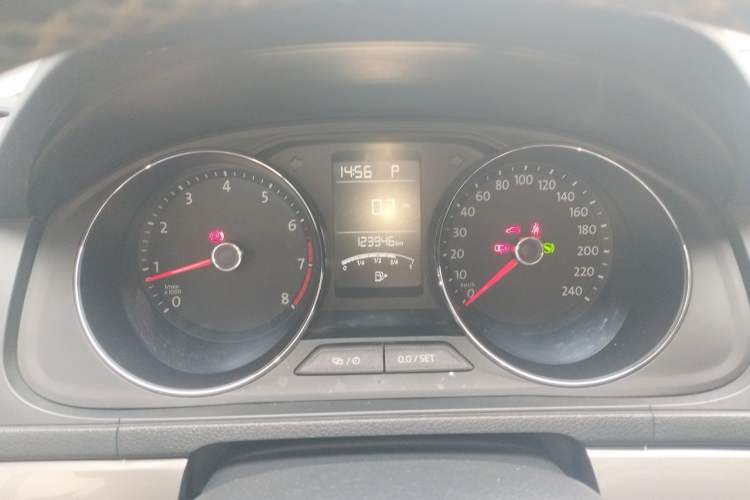Used Volkswagen Lavida 2017 1.6L Automatic Comfort Edition Instrument Cluster