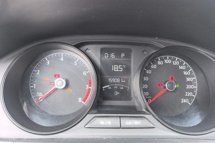 Used Volkswagen Lavida 2017 1.6L Automatic Fashion Edition Instrument Cluster