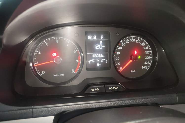 Used Volkswagen Lavida 2017 1.6L Automatic Comfort Edition Instrument Cluster