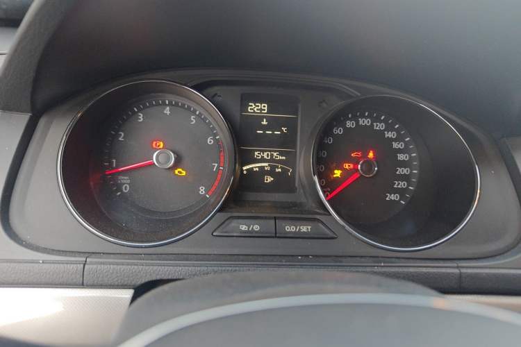 Used Volkswagen Lavida 2017 1.6L Manual Comfort Edition Instrument Cluster