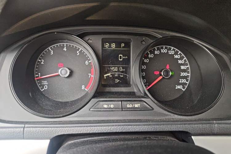 Used Volkswagen Lavida 2017 1.6L Automatic Fashion Edition Instrument Cluster