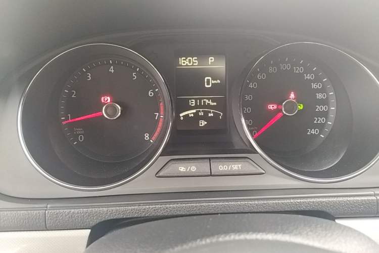 Used Volkswagen Lavida 2017 1.6L Automatic Comfort Edition Instrument Cluster
