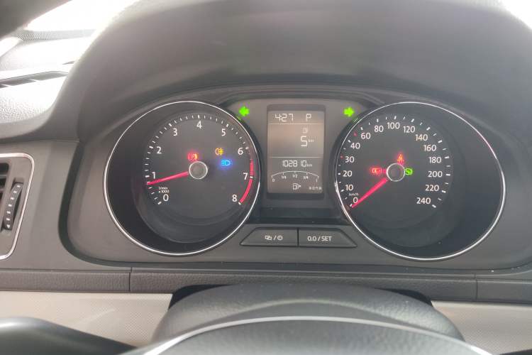 Used Volkswagen Lavida 2017 1.6L Automatic Comfort Edition Instrument Cluster