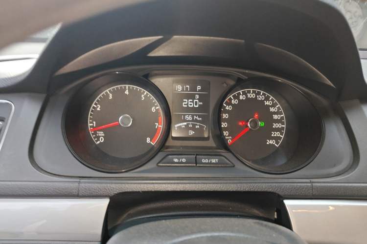 Used Volkswagen Lavida 2017 1.6L Automatic Fashion Edition Instrument Cluster