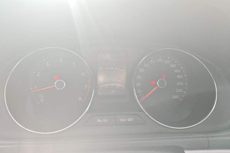 Used Volkswagen Lavida 2017 1.6L Manual Comfort Edition Instrument Cluster