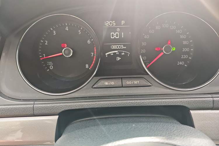 Used Volkswagen Lavida 2017 1.6L Automatic Comfort Edition Instrument Cluster