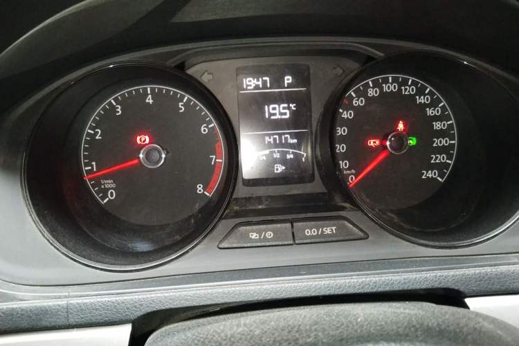 Used Volkswagen Lavida 2017 1.6L Automatic Fashion Edition Instrument Cluster