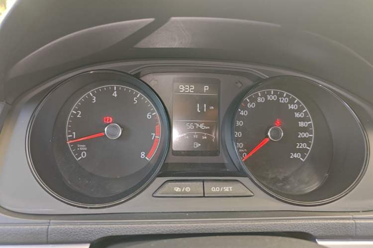 Used Volkswagen Lavida 2017 1.6L Automatic Fashion Edition Instrument Cluster