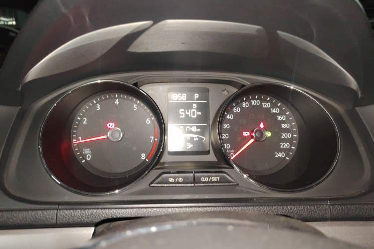 Used Volkswagen Lavida 2017 1.6L Automatic Comfort Edition Instrument Cluster