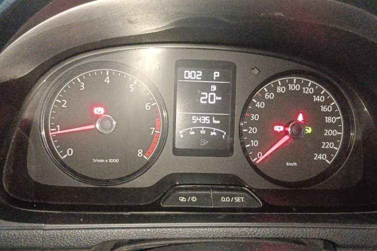 Used Volkswagen Lavida 2017 1.6L Automatic Comfort Edition Instrument Cluster