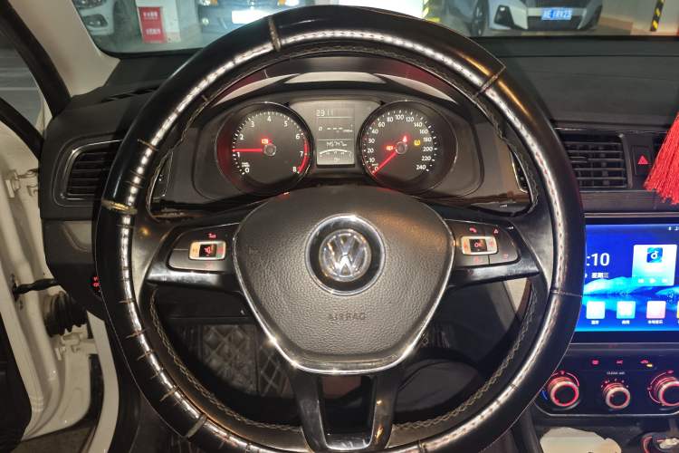 Used Volkswagen Lavida 2017 1.6L Manual Comfort Edition Instrument Cluster