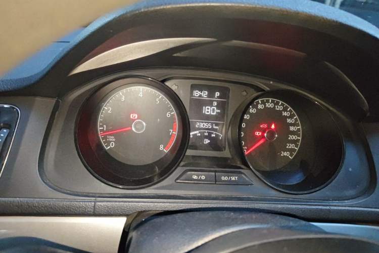 Used Volkswagen Lavida 2017 1.6L Automatic Fashion Edition Instrument Cluster