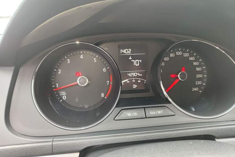 Used Volkswagen Lavida 2017 1.6L Manual Comfort Edition Instrument Cluster