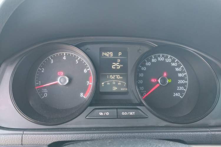 Used Volkswagen Lavida 2017 1.6L Automatic Fashion Edition Instrument Cluster