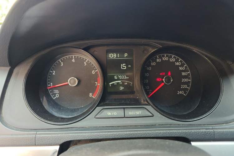 Used Volkswagen Lavida 2017 1.6L Automatic Fashion Edition Instrument Cluster