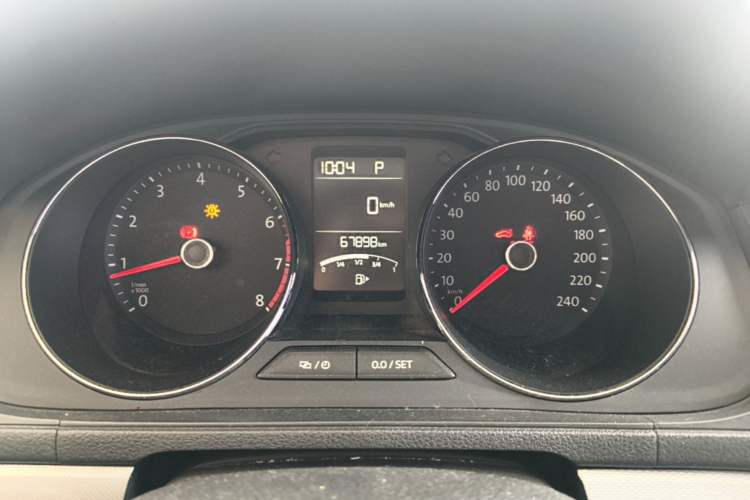 Used Volkswagen Lavida 2017 1.6L Automatic Comfort Edition Instrument Cluster