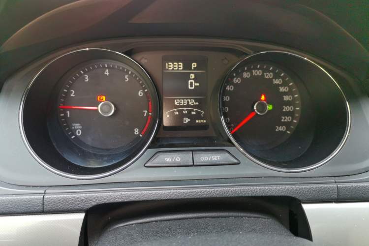 Used Volkswagen Lavida 2017 1.6L Automatic Comfort Edition Instrument Cluster
