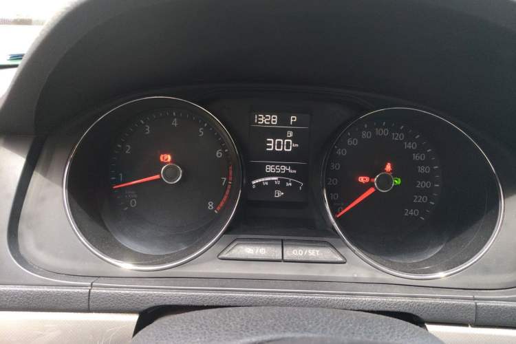 Used Volkswagen Lavida 2017 1.6L Automatic Comfort Edition Instrument Cluster