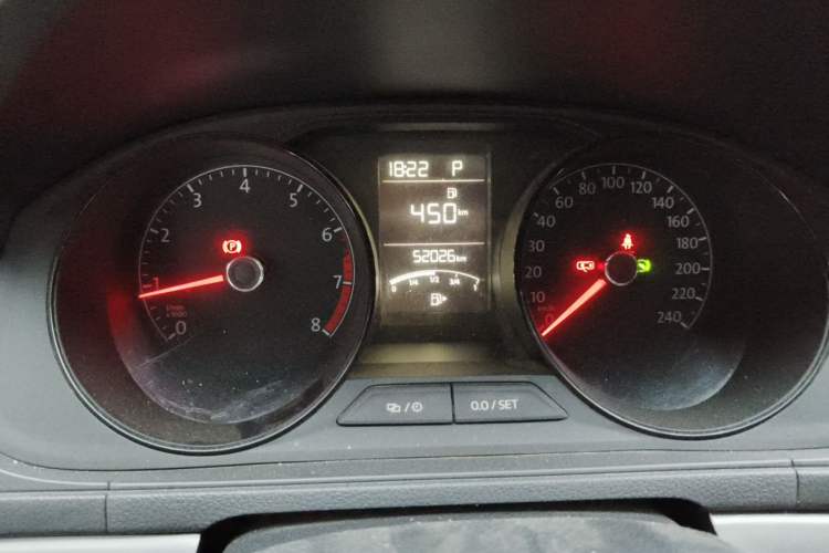 Used Volkswagen Lavida 2017 1.6L Automatic Fashion Edition Instrument Cluster