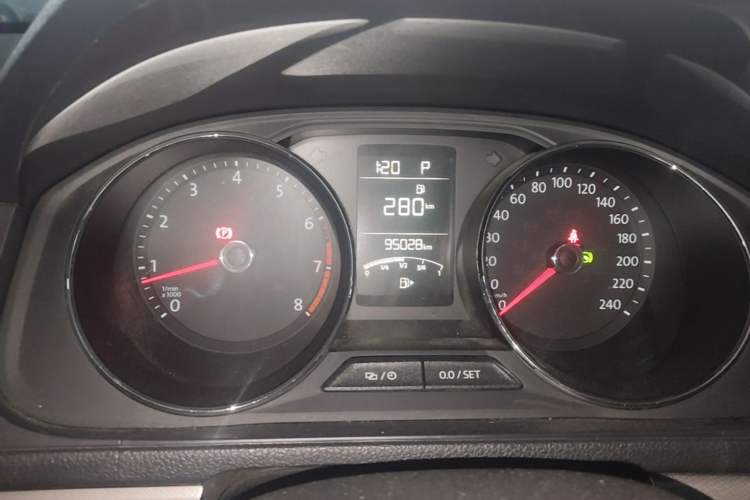 Used Volkswagen Lavida 2017 1.6L Automatic Comfort Edition Instrument Cluster