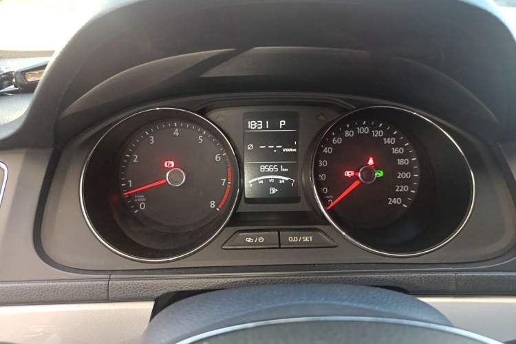 Used Volkswagen Lavida 2017 1.6L Automatic Comfort Edition Instrument Cluster