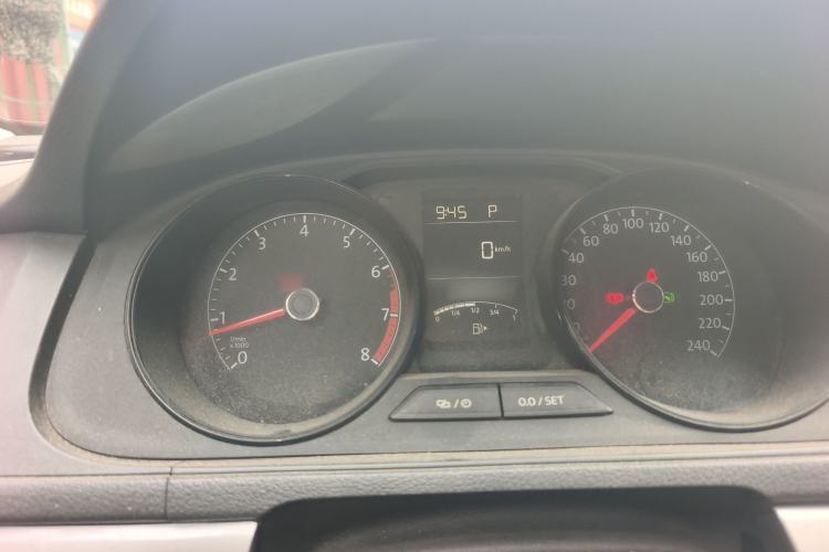 Used Volkswagen Lavida 2017 1.6L Automatic Fashion Edition Instrument Cluster