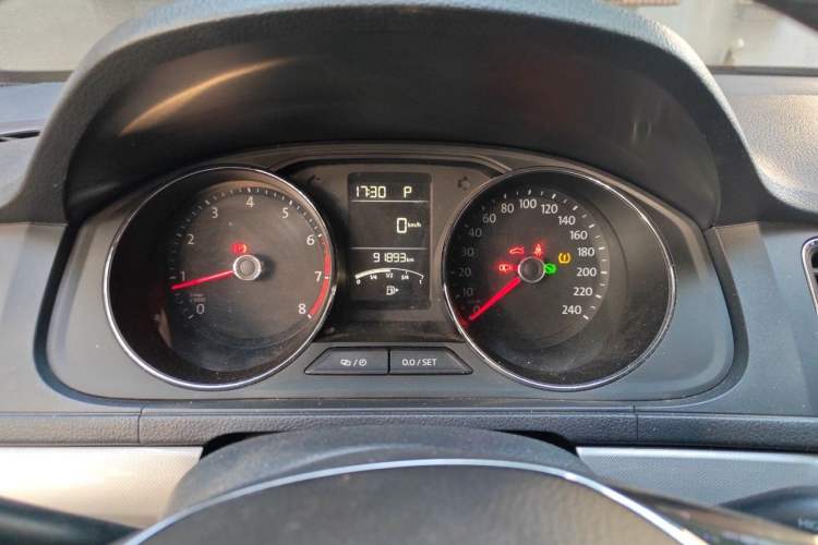 Used Volkswagen Lavida 2017 1.6L Automatic Comfort Edition Instrument Cluster