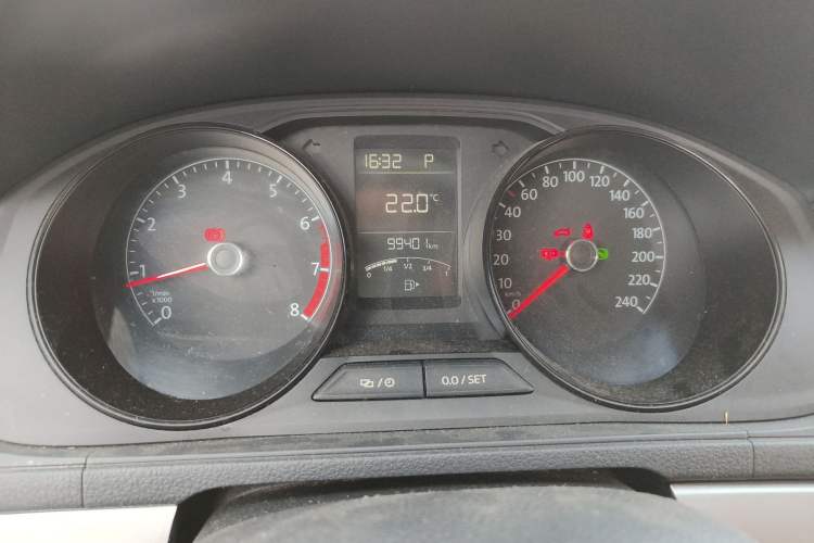 Used Volkswagen Lavida 2017 1.6L Automatic Fashion Edition Instrument Cluster