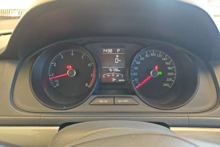 Used Volkswagen Lavida 2017 1.6L Automatic Fashion Edition Instrument Cluster