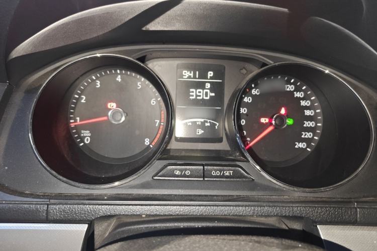 Used Volkswagen Lavida 2017 1.6L Automatic Comfort Edition Instrument Cluster
