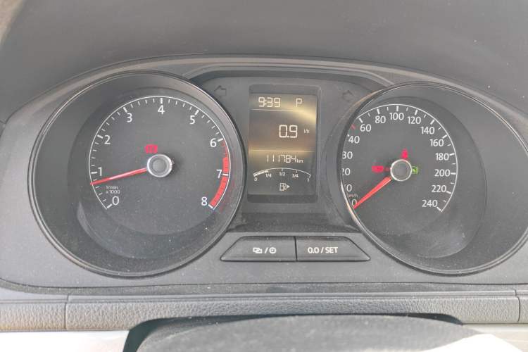 Used Volkswagen Lavida 2017 1.6L Automatic Fashion Edition Instrument Cluster