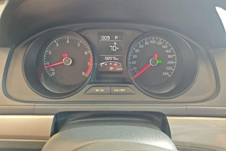 Used Volkswagen Lavida 2017 1.6L Automatic Fashion Edition Instrument Cluster