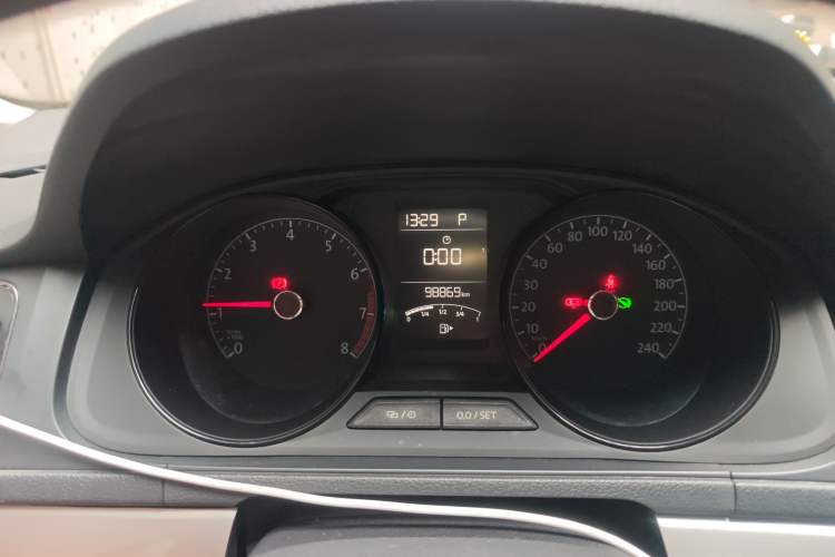 Used Volkswagen Lavida 2017 1.6L Automatic Fashion Edition Instrument Cluster