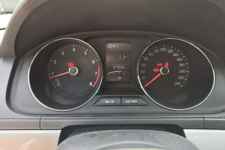 Used Volkswagen Lavida 2017 1.6L Manual Comfort Edition Instrument Cluster